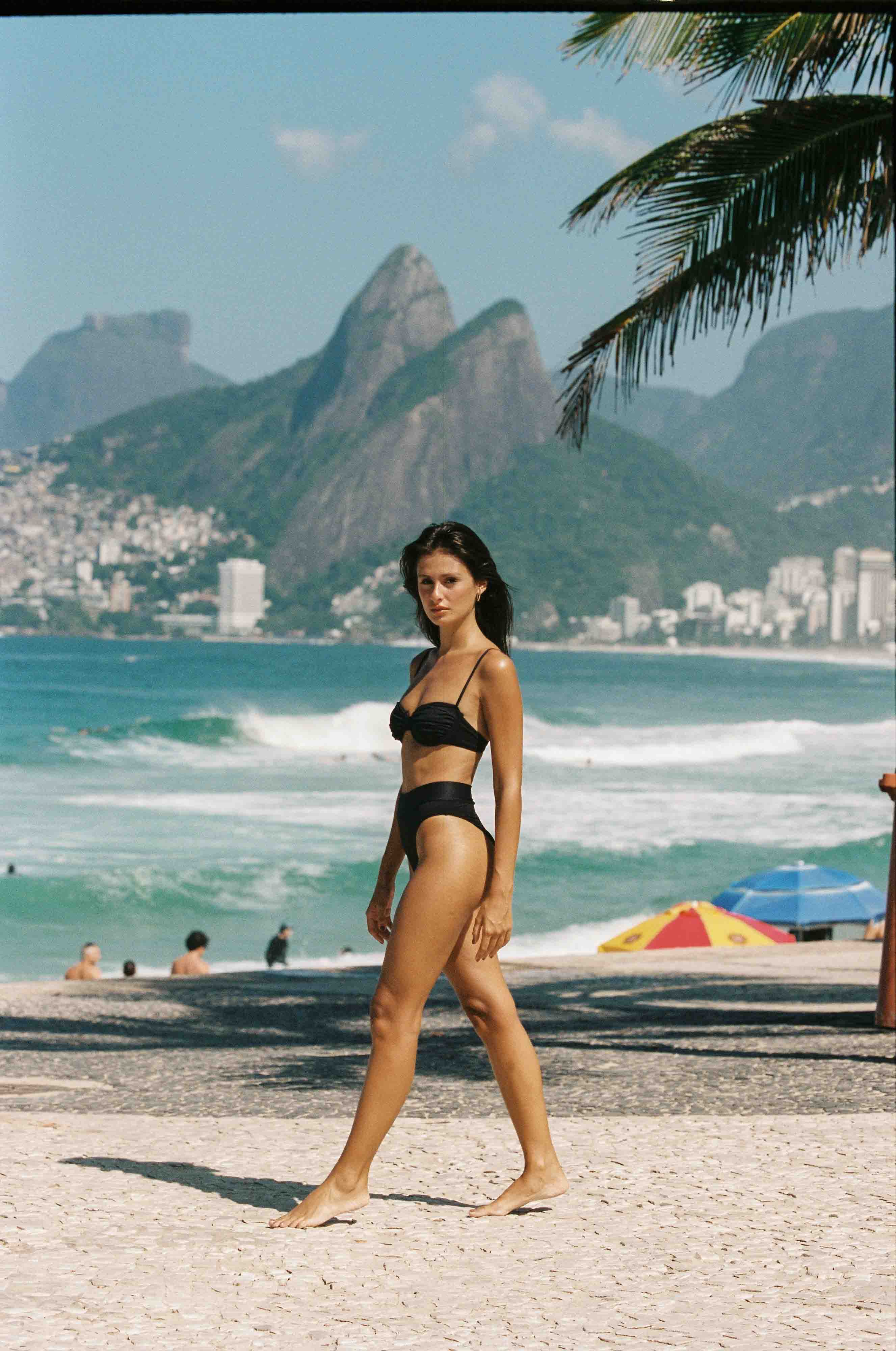 Oasis - Preto - Bikini Bottom